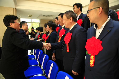 宝山举行庆祝“五一”国际劳动节表彰大会