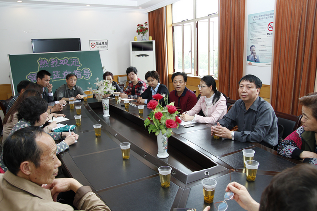 杨行镇组织部分居民区书记前往月浦社区“取经”党建工作经验